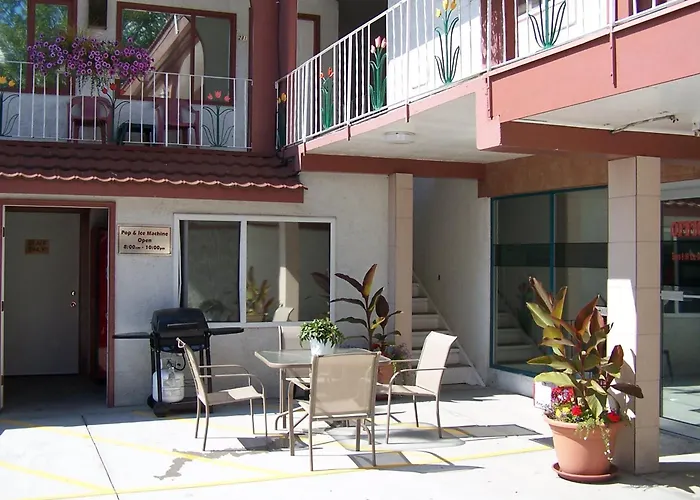 Family Hotel: Spanish Villa Resort