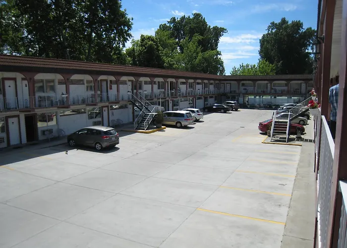 Family Hotel: Spanish Villa Resort